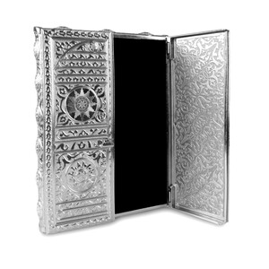  Kabe Kapısı Desenli Gümüş Kur'an-ı Kerim Kutusu 21x29cm (Orta Boy)