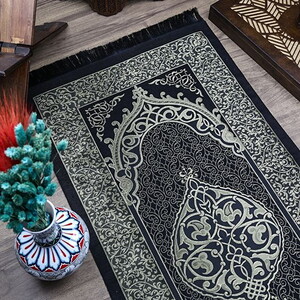  Hediyelik Umre Paketi Tafta Seccade, Pamuklu Şal, İnci Tesbih -Siyah (329 gr,30*33 cm) Etiket Hediyeli