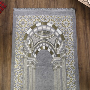  Medine Lüks Şönil Seccade Gri (66 x 120 cm) 520 gr