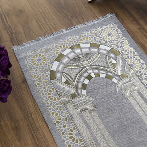  Medine Lüks Şönil Seccade Gri (66 x 120 cm) 520 gr